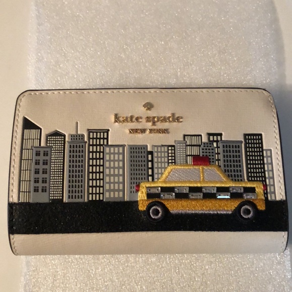 Kate Spade NYC Big Apple Medium Wallet - Picture 8 of 9